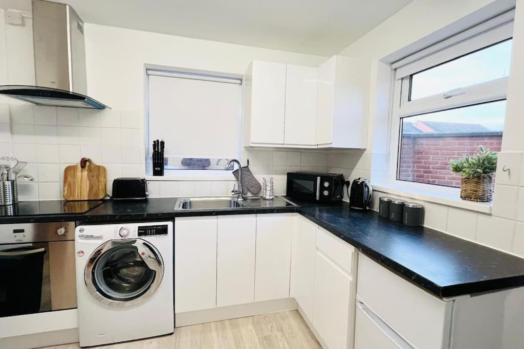 New Fully Furnished Cosy Home Balderton Exteriér fotografie